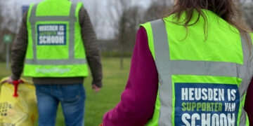 Opschoondag 2024bedrijvenpark bedrijventerrein Het Hoog, Katsbogten, Loven Solaris parkmanagement zwerfvuil zwerfafval verwijderen